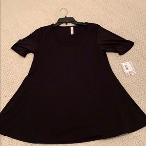LuLaRoe NBW Solid Black Perfect T - Size Small